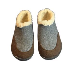 Kamik Cabin Slippers- Brown and Gray felt with faux shearling lining- Size 9.5?